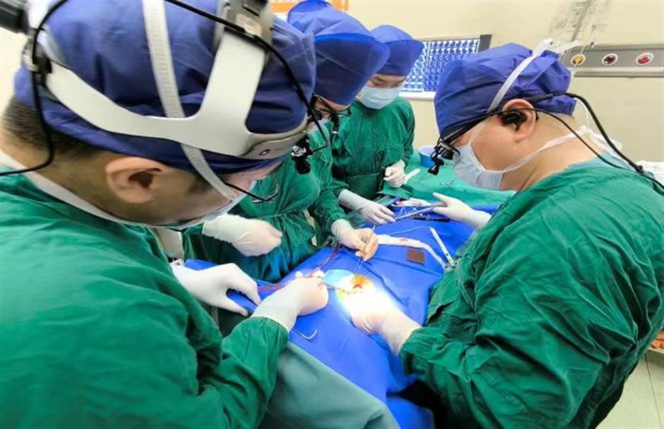 Cervical surgery sensation! Local doctors save man with broken neck