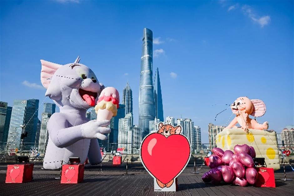 'Bund in Love' adds sparkle to Chinese Valentine's Day revelry