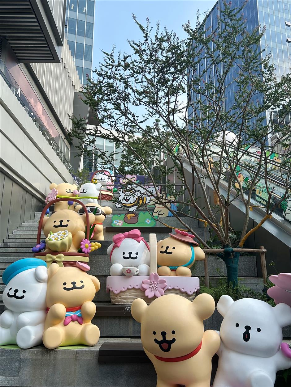 [First in Shanghai] Shanghai gets into the groove with ceamwear chic, anime streets, and posh pet life