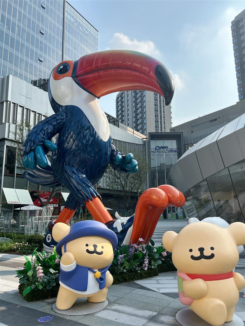[First in Shanghai] Shanghai gets into the groove with ceamwear chic, anime streets, and posh pet life