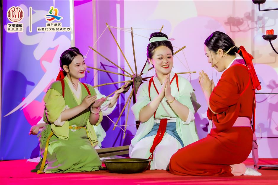 Shanghai Qixi wedding registrations hit a decade high