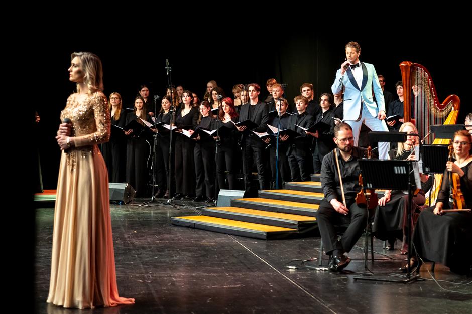 German musical hit songs presented at star-studded concert