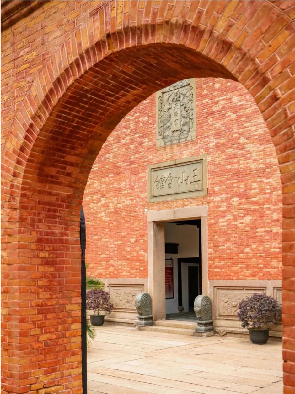 平價遊黃浦攻略來啦!免費展覽、百年公交、平價老字號……文藝又省錢~