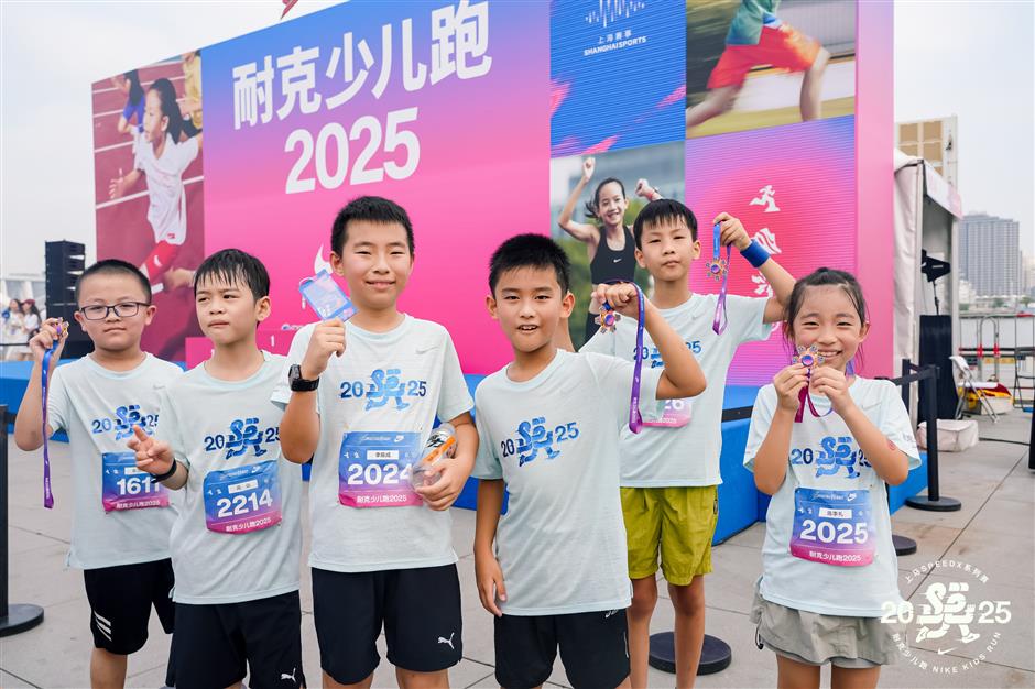 Families welcome new semester with mini marathon