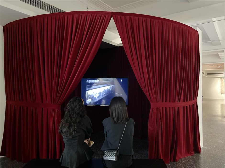 Women Artists from China and Spain Shape 'Ballad of the Ouroboros'