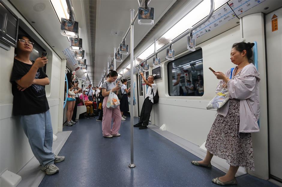 Shanghai Metro Line 9 trims seats for more riders