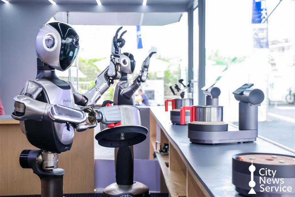 Fintech conference showcases latest robotic solutions, AI progress