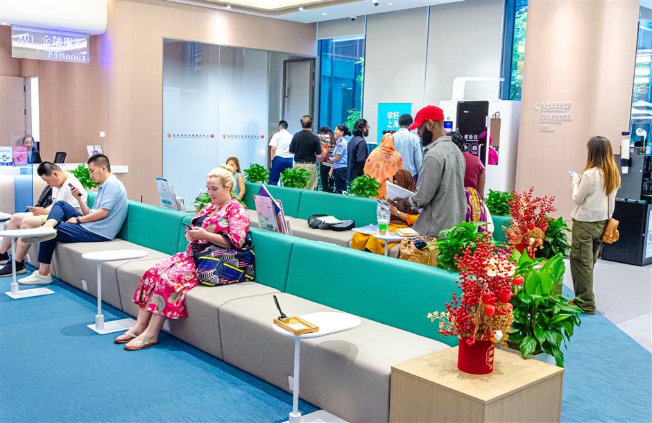 Shanghai expands 24-hour self-service for Hong Kong, Macau travel permits