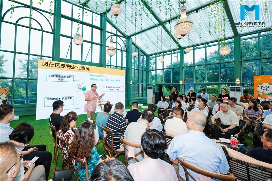 Special meeting discusses ways to promote pet-friendly neighborhoods