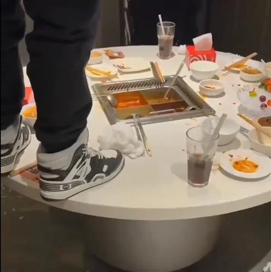 Haidilao pee-in-hotpot prank costs teenage duo 2.2 million yuan