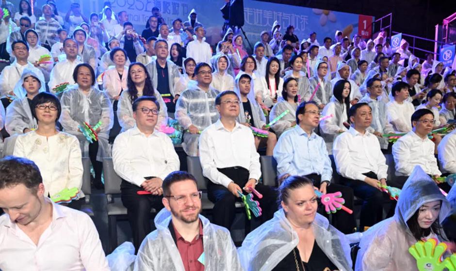 第36届上海旅游节大巡游活动拉开帷幕,陈吉宁龚正出席启动活动