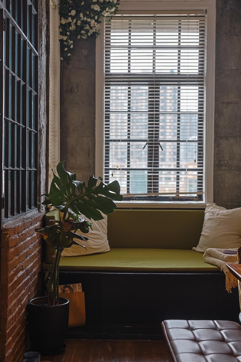 An artful sanctuary in Shanghai's iconic Embankment Building