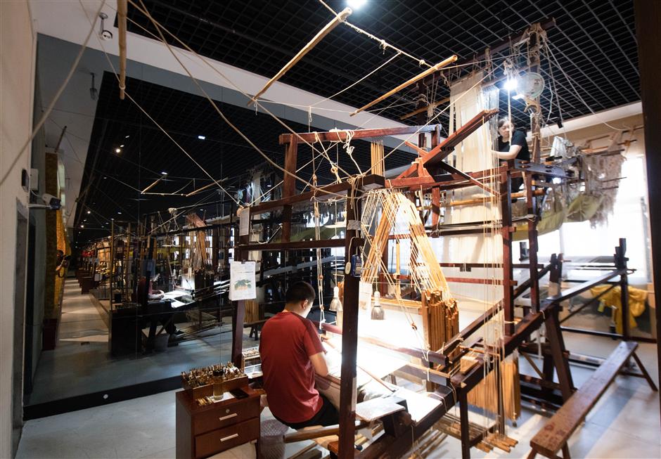 Coding in silk and gold: the ancient craft of Nanjing Yunjin brocade
