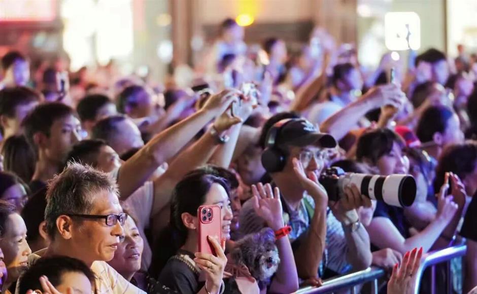 普陀区迎来上海旅游节花车各区首游 