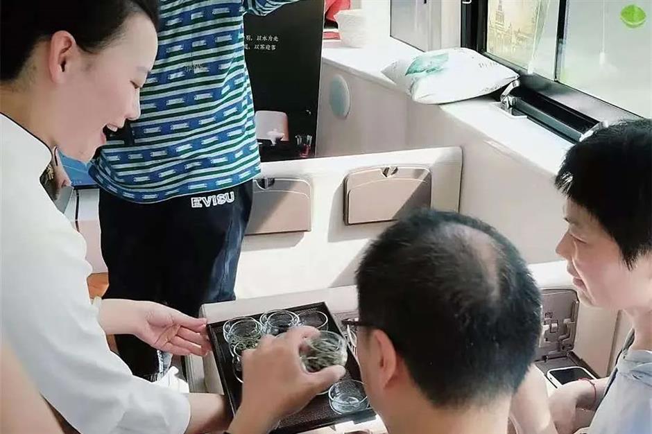 Cruising Along Iconic Suzhou Creek with Tea Culture as the Theme