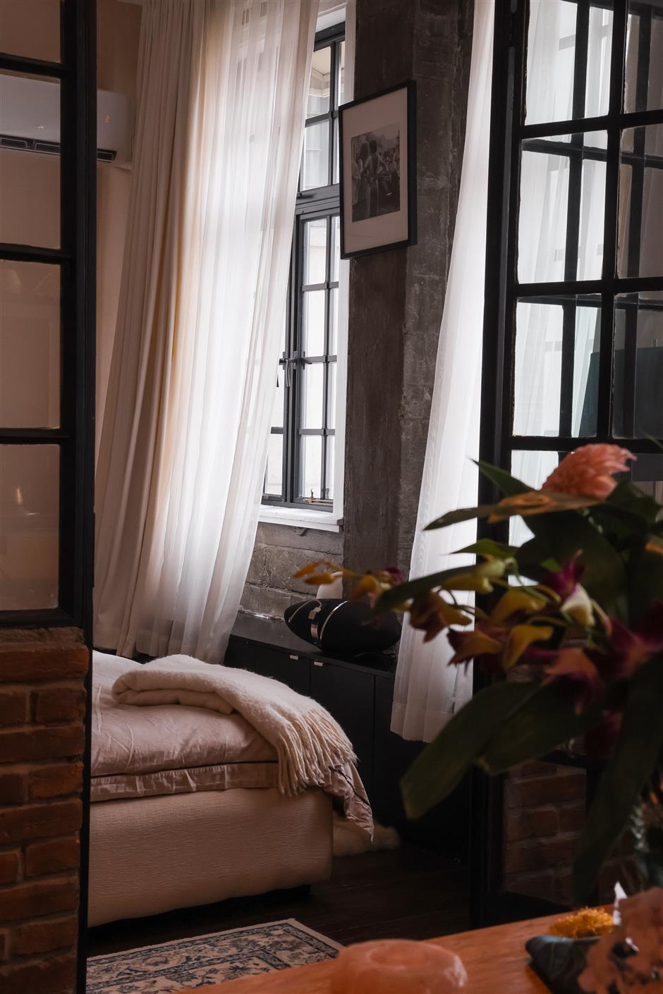 An artful sanctuary in Shanghai's iconic Embankment Building