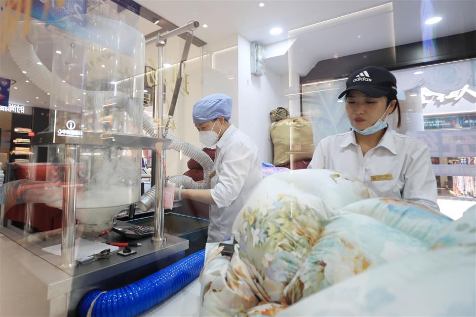 [Hai Streets] History Lives On in the Timeless Shops of Nanjing Road E.