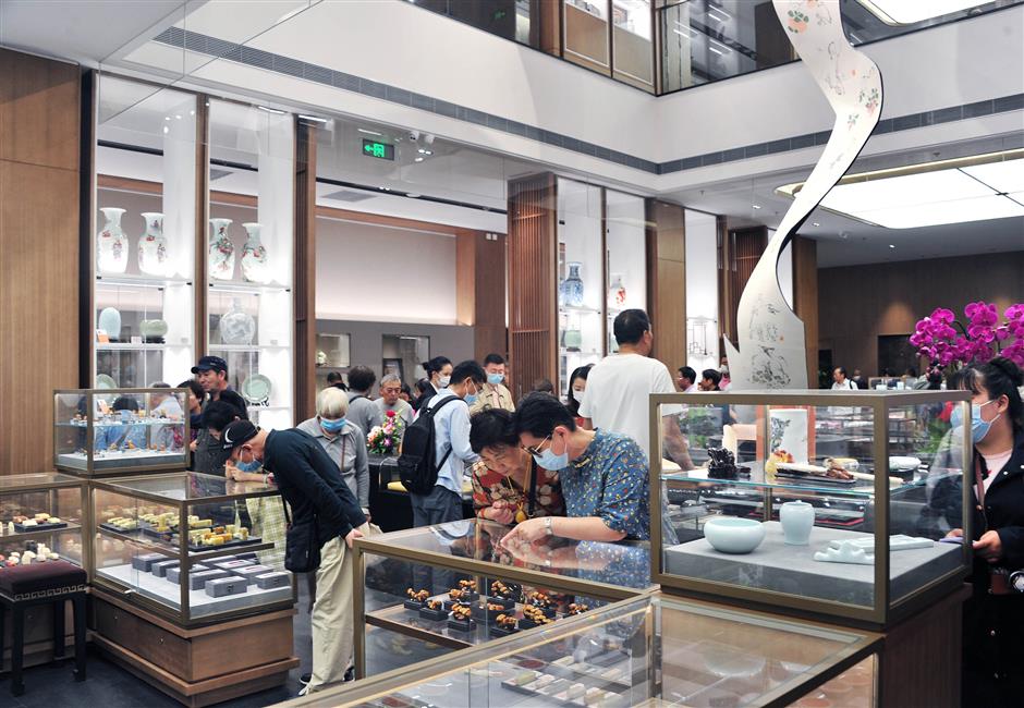 [Hai Streets] History Lives On in the Timeless Shops of Nanjing Road E.