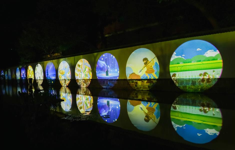 Qingpu landmarks glow in festival's light show