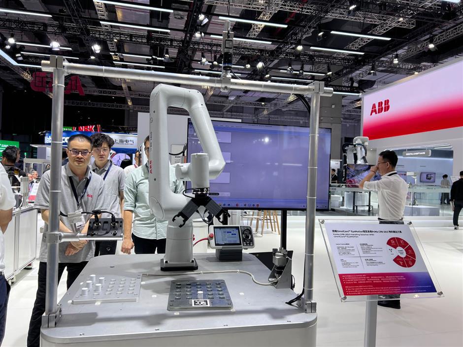 Global tech giants unveil 'China-specific' products at CIIF