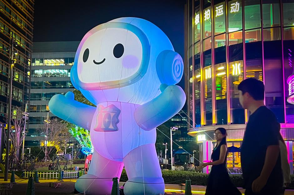 Festival cahaya mengubah kawasan menjadi tarikan malam