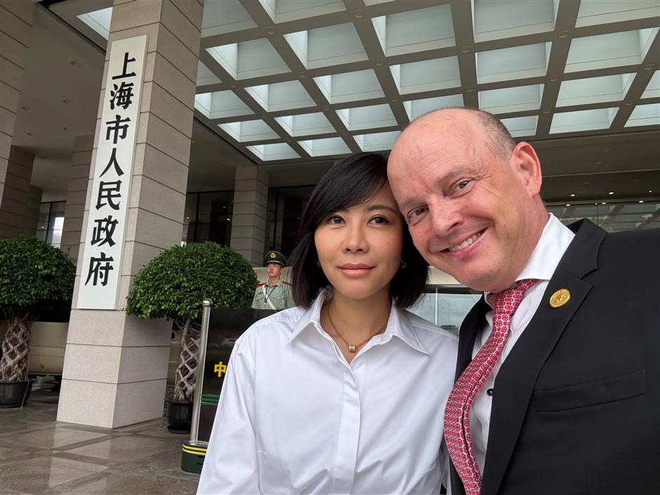 2 expatriates awarded honorary citizenship