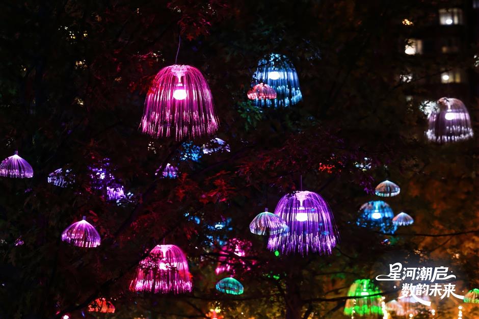 Festival cahaya mengubah kawasan menjadi tarikan malam