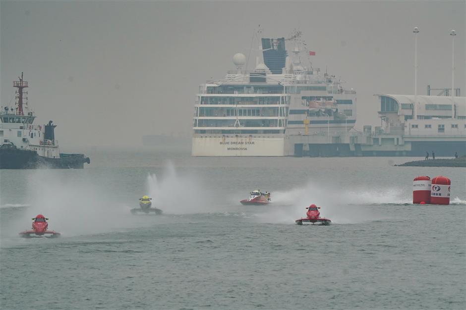 World's Top Powerboat Racers Compete In Shanghai
