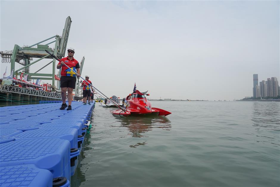 World's Top Powerboat Racers Compete In Shanghai