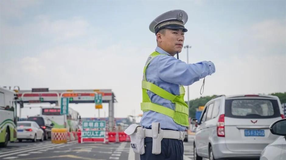 Shanghai Metro Extends Night Services to Ease Holiday Travel Rush