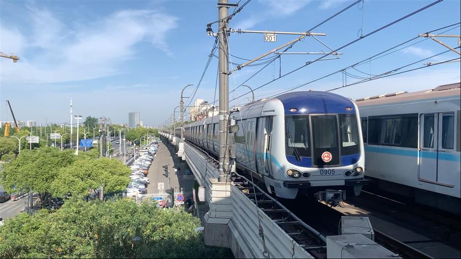 Shanghai Metro Extends Night Services to Ease Holiday Travel Rush