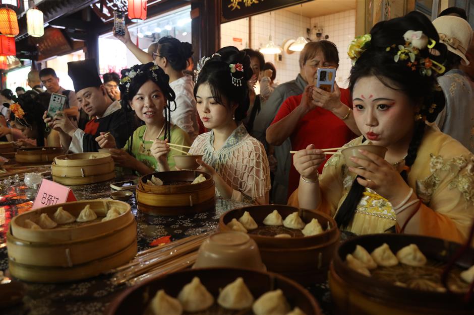 A Diverse Cultural Feast at Nanxiang G<i>uochao G</i>ala
