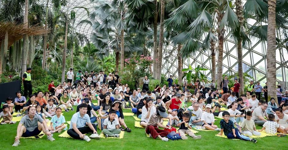 Shanghai welcomes 25.5m visitors over 8-day holiday