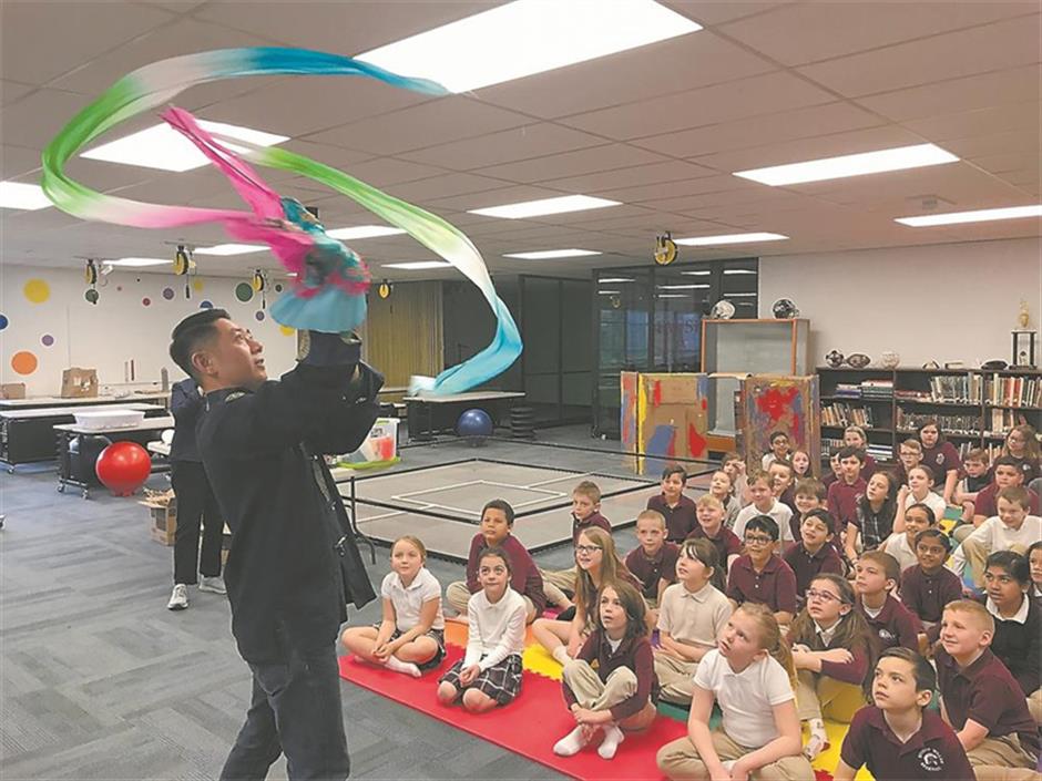 Centuries-old Fujian Puppetry Kept Alive on Moving Strings