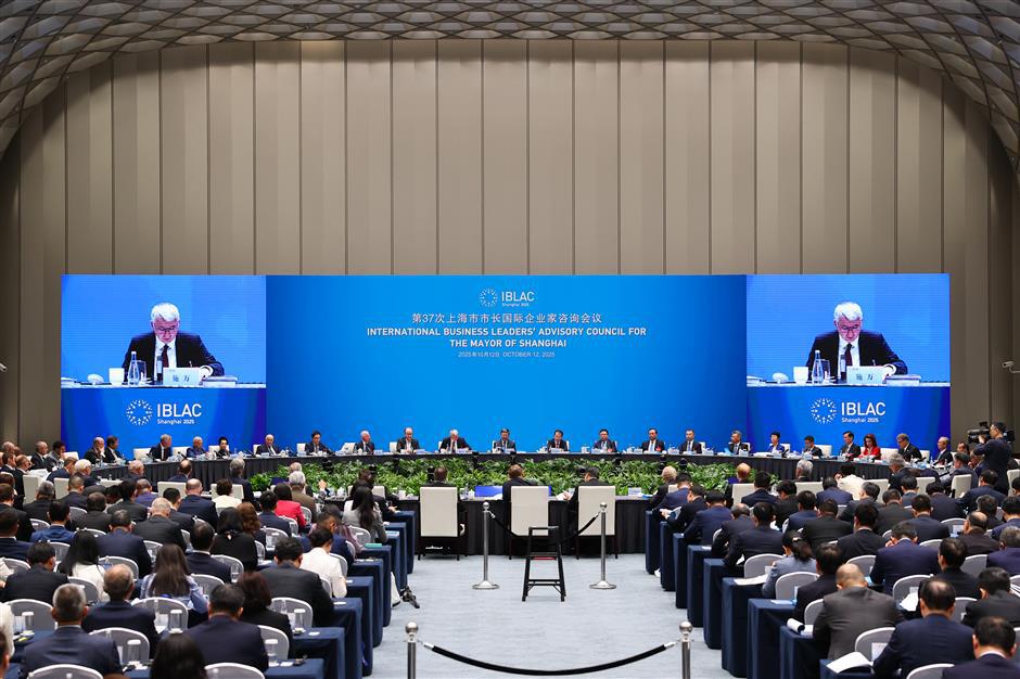Roche Chairman Awarded Shanghai Honorary Citizenship as City Strengthens Global Innovation Standing