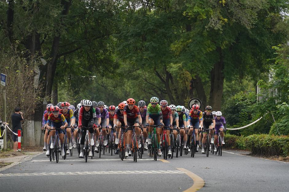 Chongming Hosts Elite Women's Cycling Race