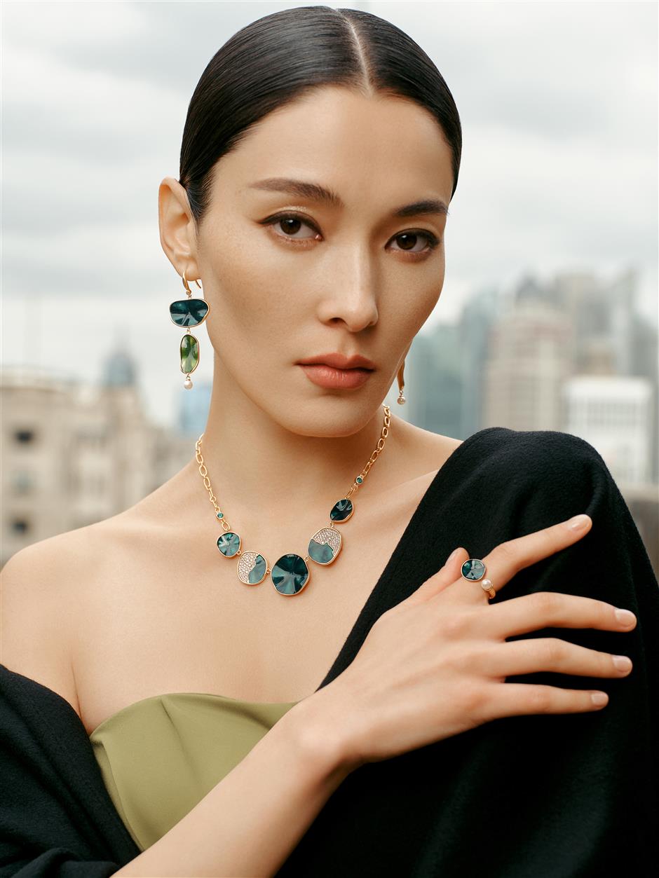 Shanghai Fashion Week – A Meditation on Modern Femininity