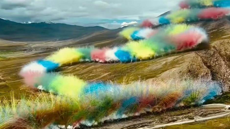 Officials Fired, Studio Fined After Cai Guoqiang's Fireworks Show Damages Xizang Grassland