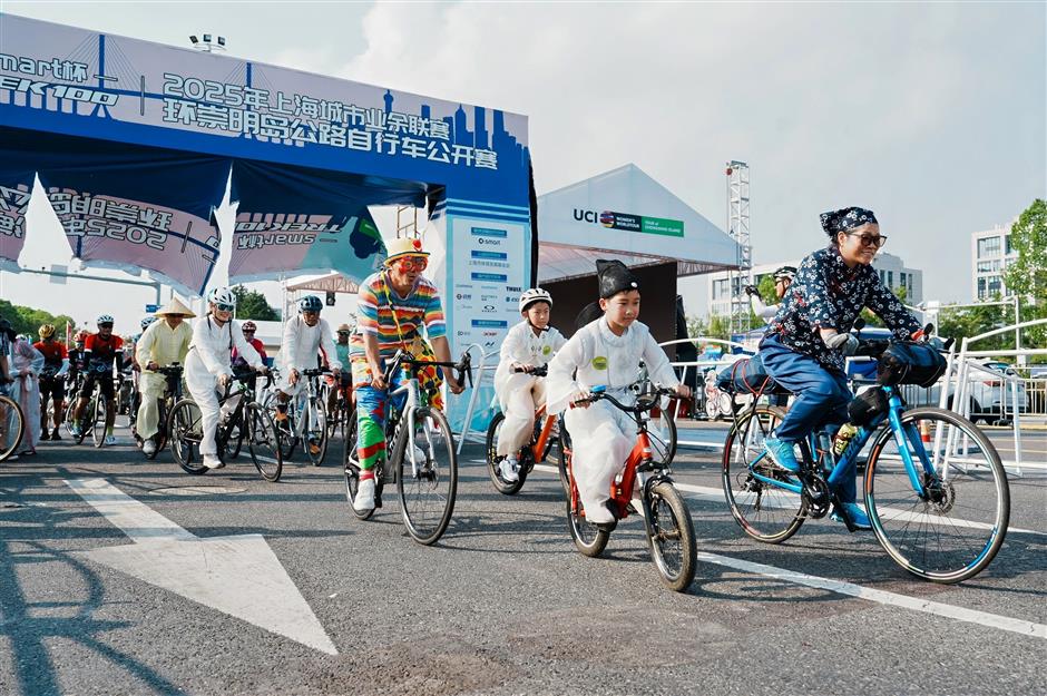 Chongming Hosts Elite Women's Cycling Race