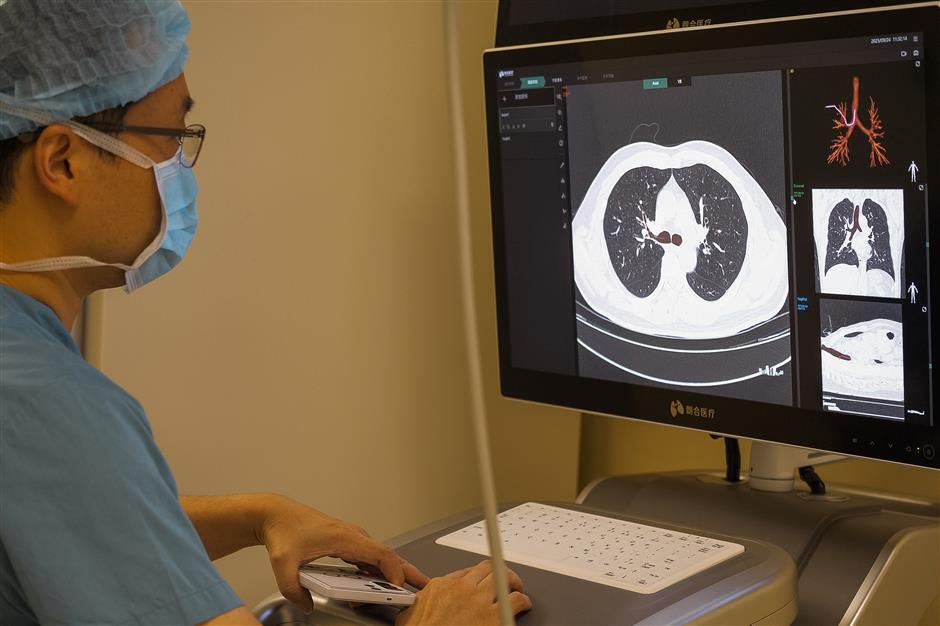 [China Tech] Self-developed Robotic System Attracts Patients from Home and Abroad