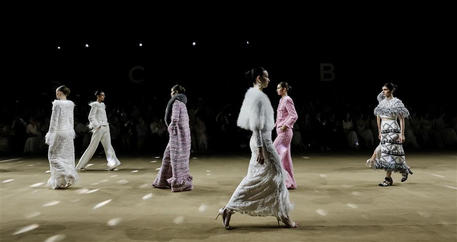 Shanghai Fashion Week – A Meditation on Modern Femininity