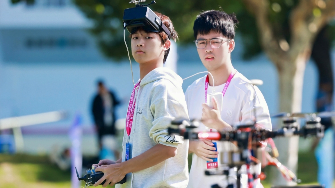 Drones, Unmanned Vehicles Compete: 2025 Youth Intelligent Unmanned Systems Event Kicks Off in Shanghai