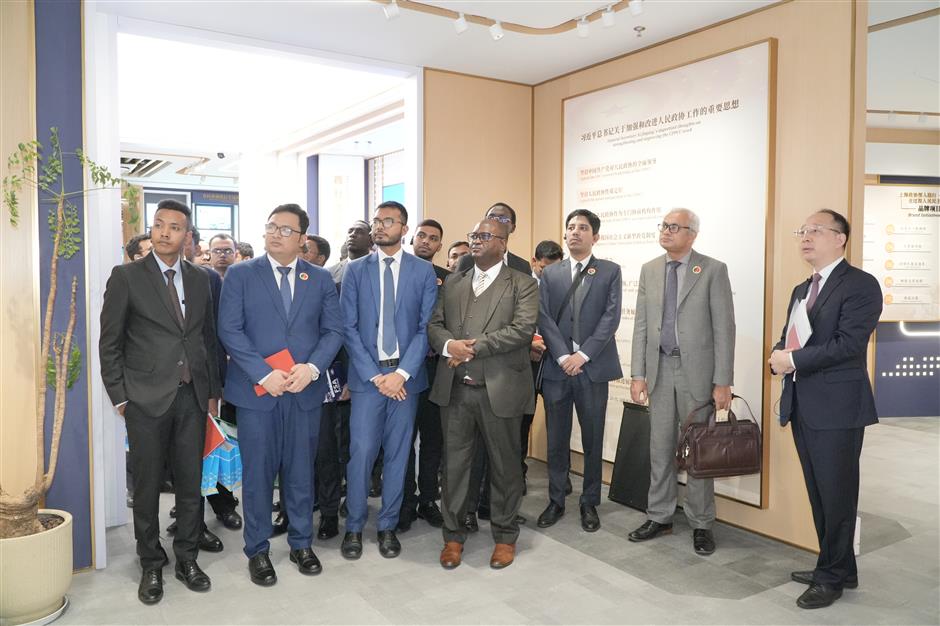 Bangladesh Delegation Visits CPPCC Democracy Practice Site in Shanghai