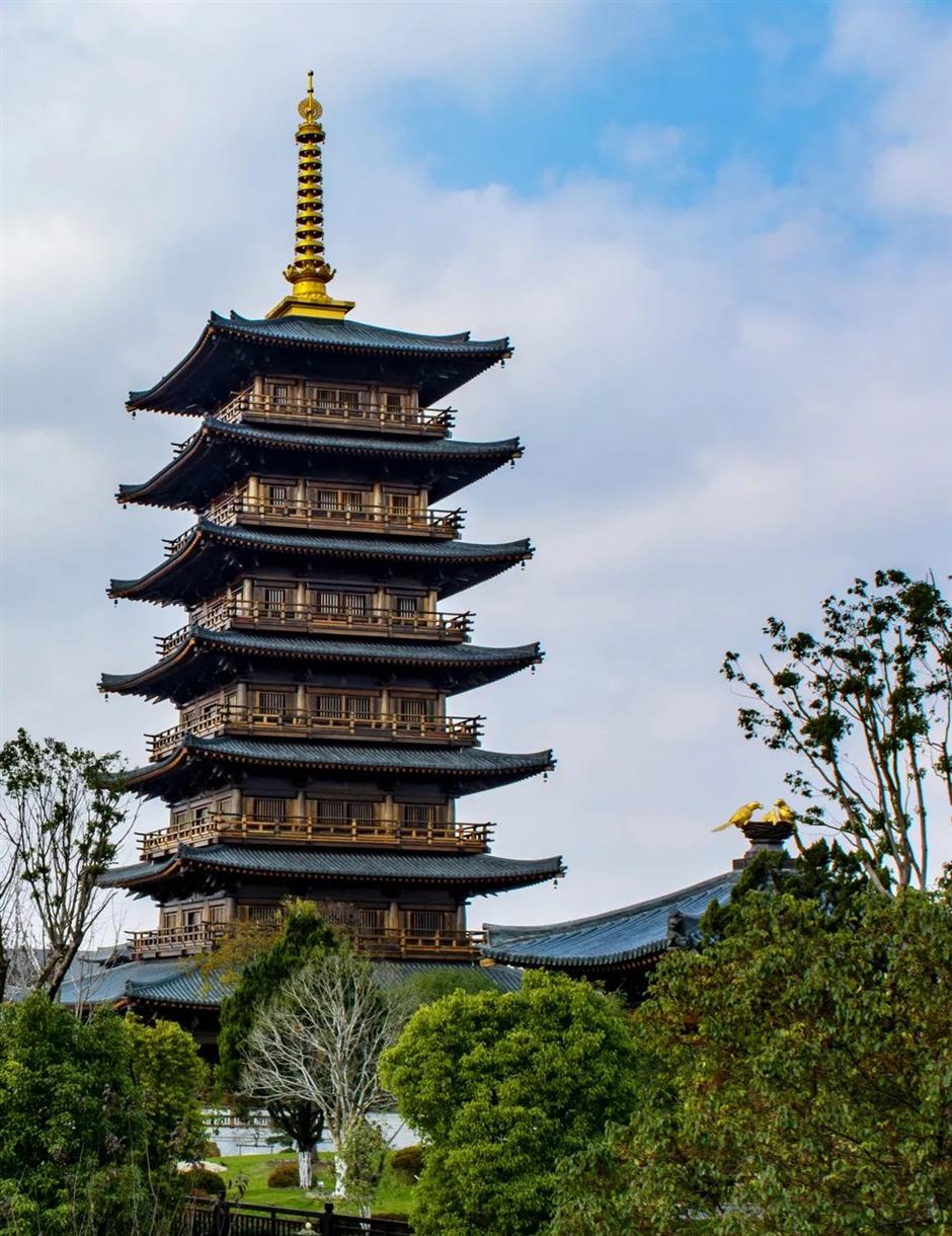 上海第一棵枫树红了!在这个古建筑里梦回大唐→