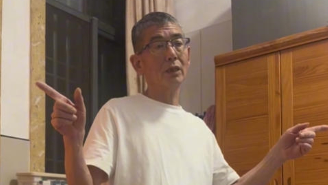 'Just Imagine I'm Off on a Trip': A Shanghai Father's Last Lesson in Letting Go