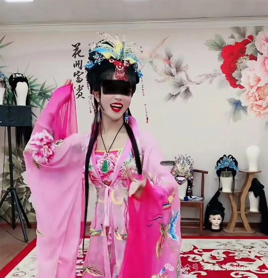 Two Sentenced to Death for Murder of Cross-Dressing Influencer