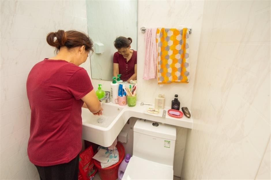 Shanghai Says Good Riddance to the Chamber Pot