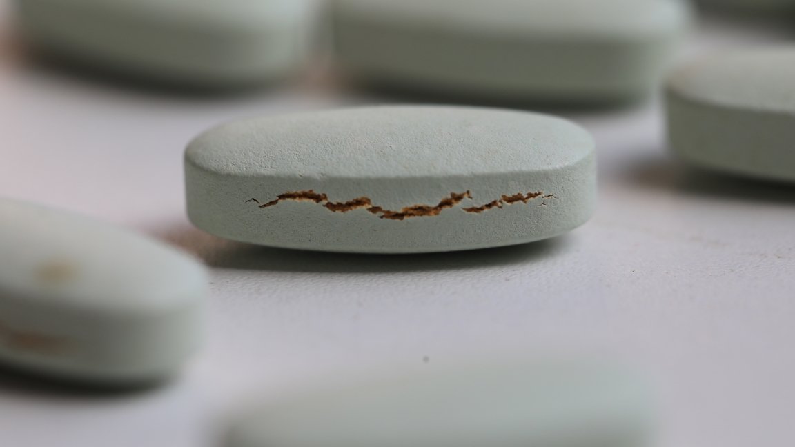 China Licensing List Drops 80 Drugs in Industry Housecleaning