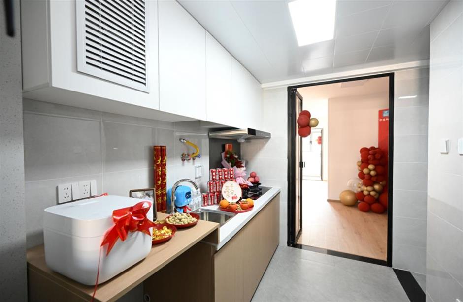 Shanghai Says Good Riddance to the Chamber Pot