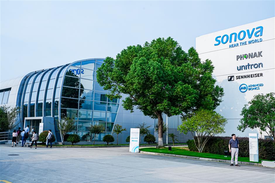 Shanghai's HQ Economy Booms as More MNCs Set Up Regional Hubs